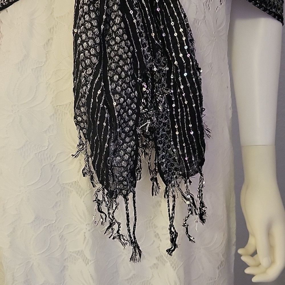 Vtg KENSIE Black Metallic Silver Disco Fringe Holiday Wrap Shawl - Picture 4 of 7